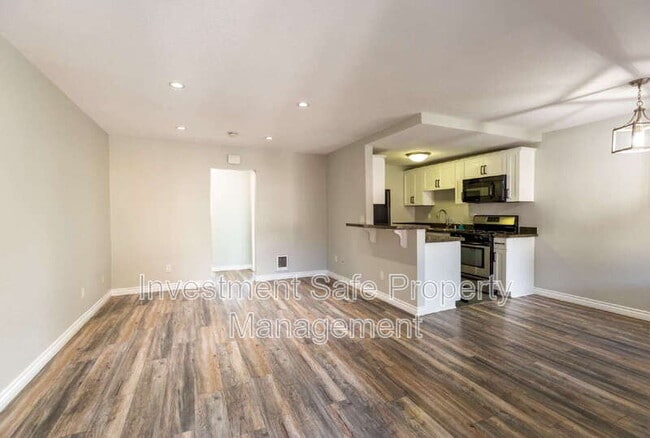 Building Photo - 2556 Chicago St Unit #1 Rental