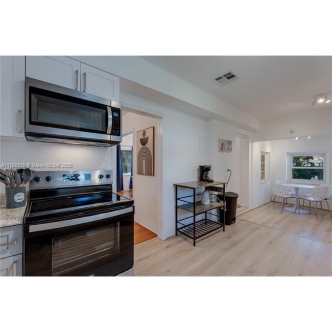 Photo - 820 SW 26th Rd