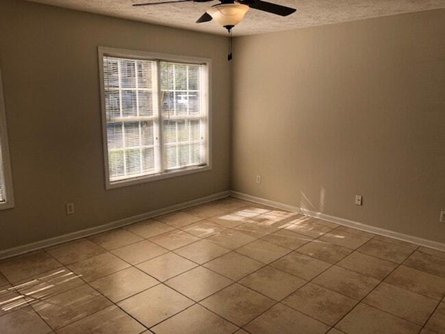 Photo - 3870 Spanner Way