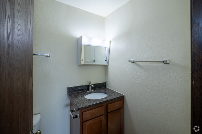 2BR, 1BA - 740SF - Bathroom