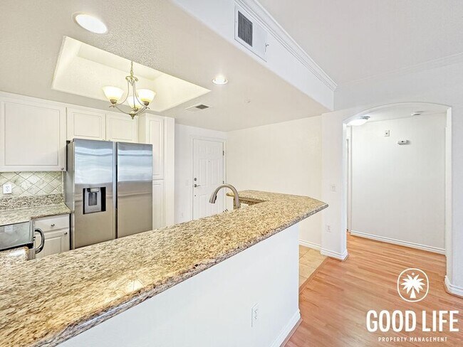 9293 Regents Rd Unidad C305