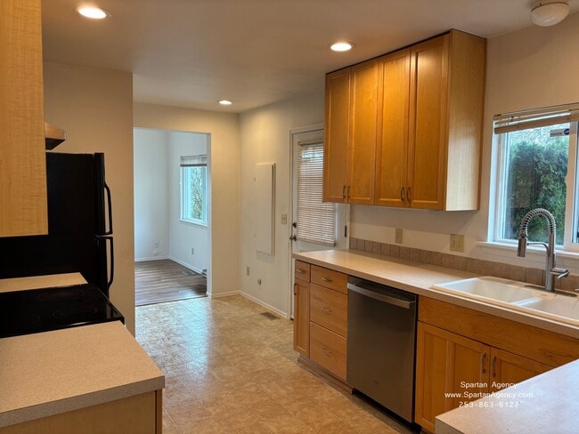 Photo - 1405 4th Ave NW