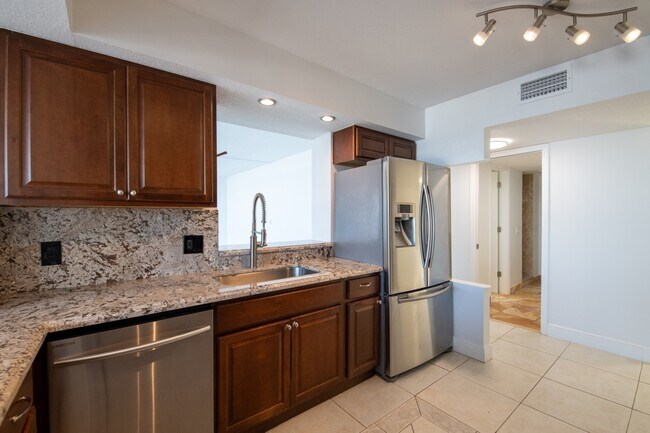 Photo - 122 Lakeshore Dr Unit 1134