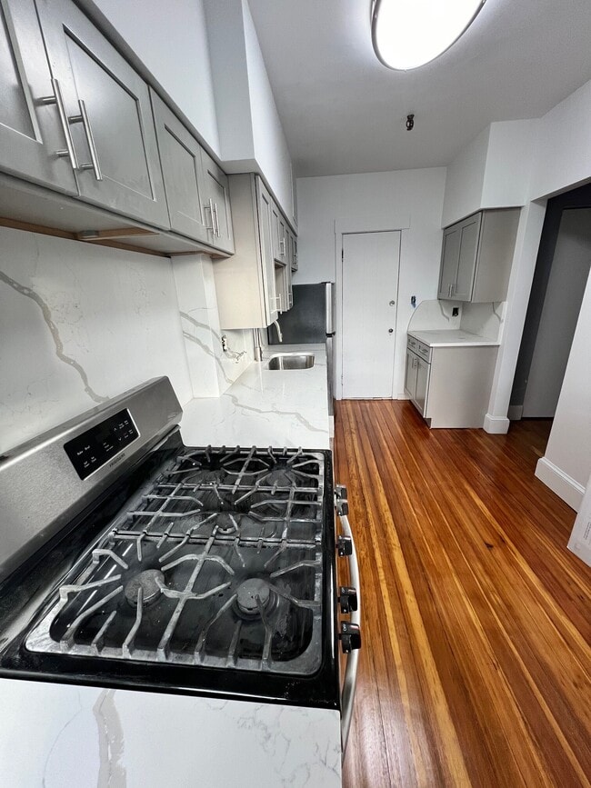 Photo - 2009 Commonwealth Ave Unit 20