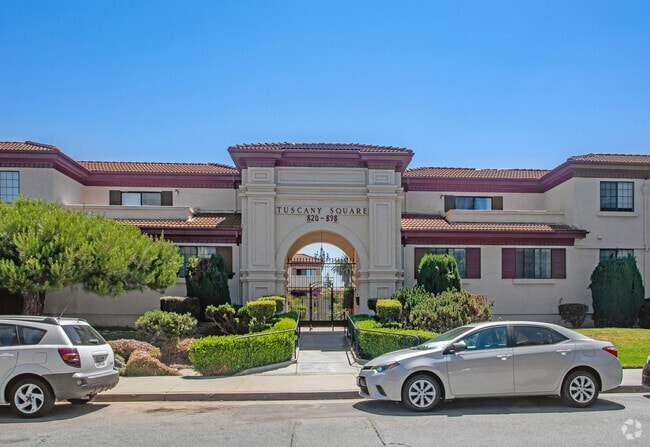 Building Photo - Tuscany Square Rental