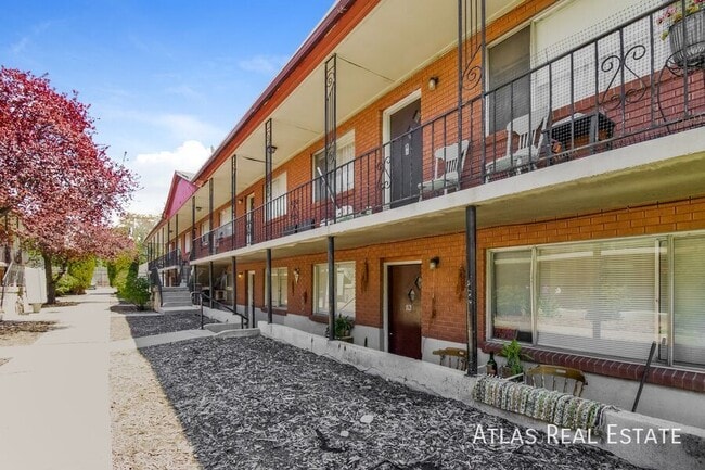 Photo - 1365 Emery St W Unit B6