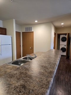 Building Photo - 525 10th St W Rental