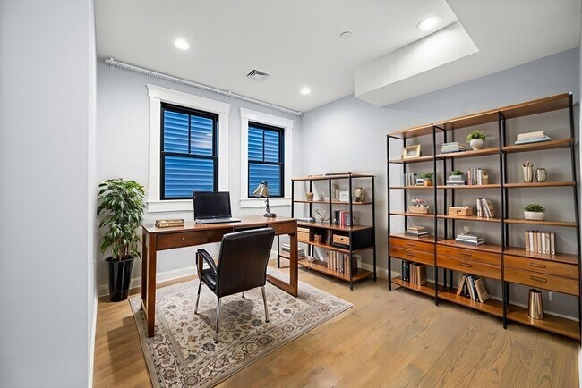 Photo - 225 E Eagle St Unidad #2