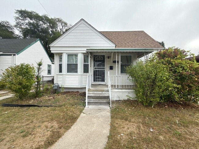 Building Photo - Freshly Renovated 3-Bedroom Home – Quality...