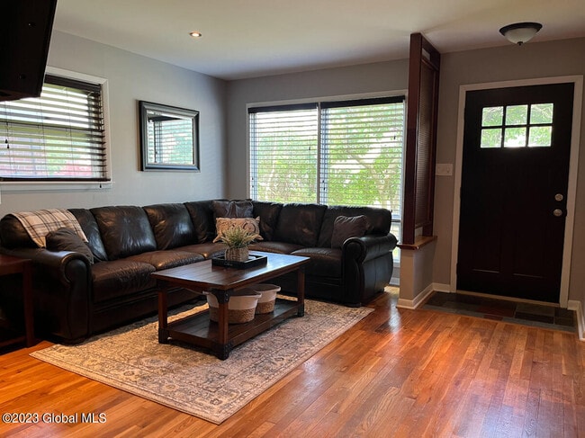 Photo - 132 Jefferson St