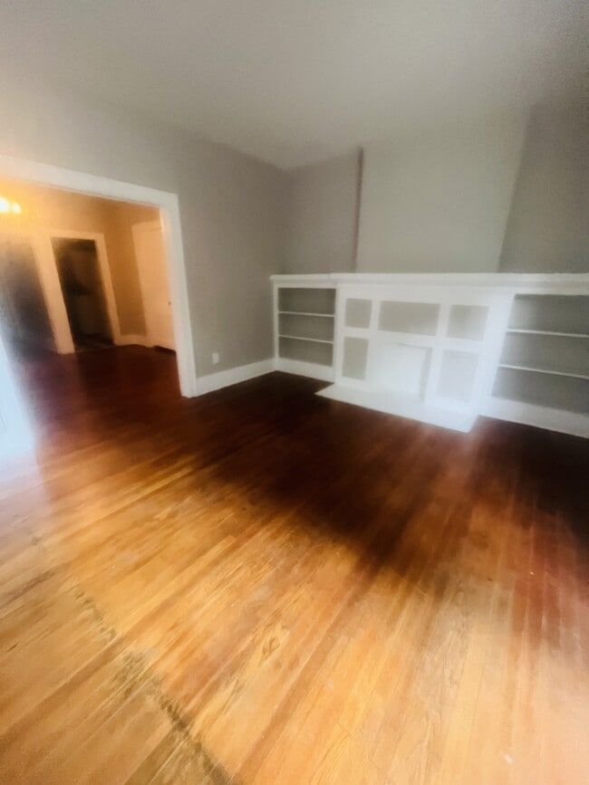 Building Photo - 1831 W Park Pl Rental