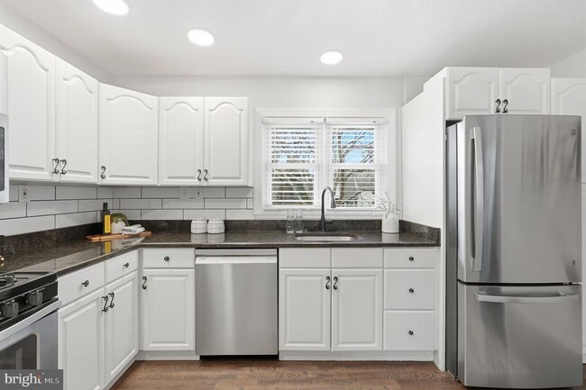 Photo - 5716 Crawford Dr