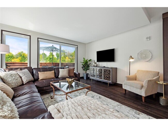 Photo - 253 Lake St E Unidad 208