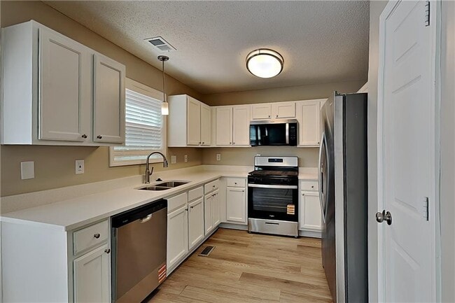 Photo - 28 Greystone Ridge