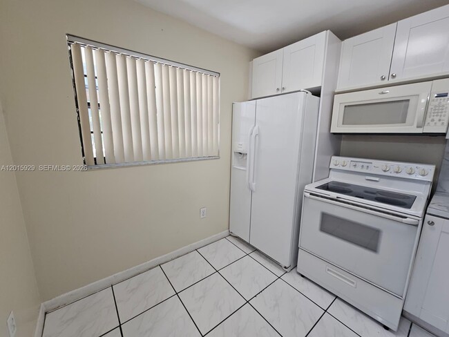 Photo - 10825 SW 112th Ave Unit 103