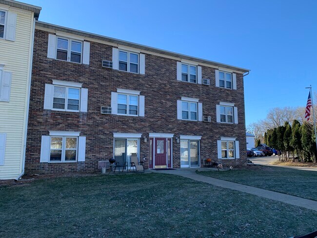 930 Iowa Ave - 930 Iowa Ave Unit 3