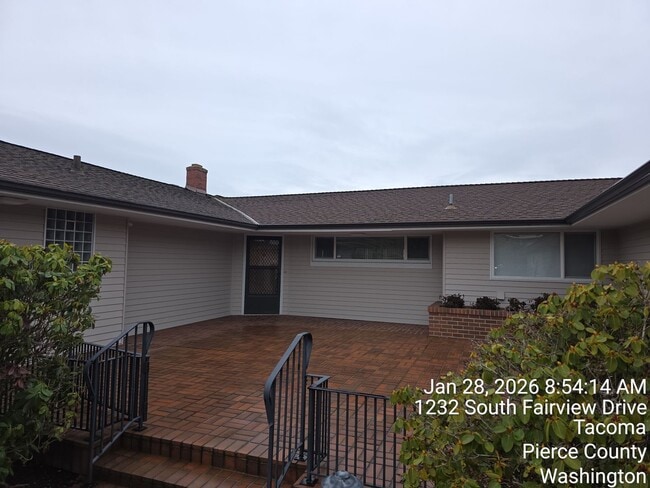 Photo - View home North Tacoma - 3 bedroom, 3.5 bathroom, 6 car garage - Available NOW!!!