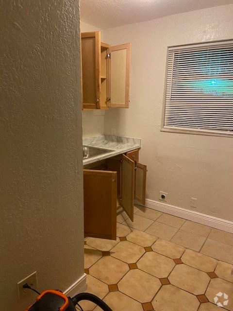 Sink and cabinet kitchen area no stove - 4360 SW 2nd Ter Unit Efficiency Rental