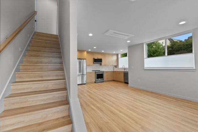 Photo - 2bd/1.75ba Seattle Home