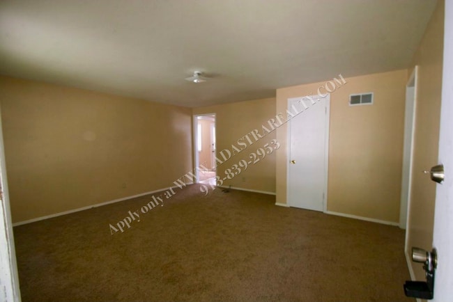 Photo - 11315 E 77th Terrace