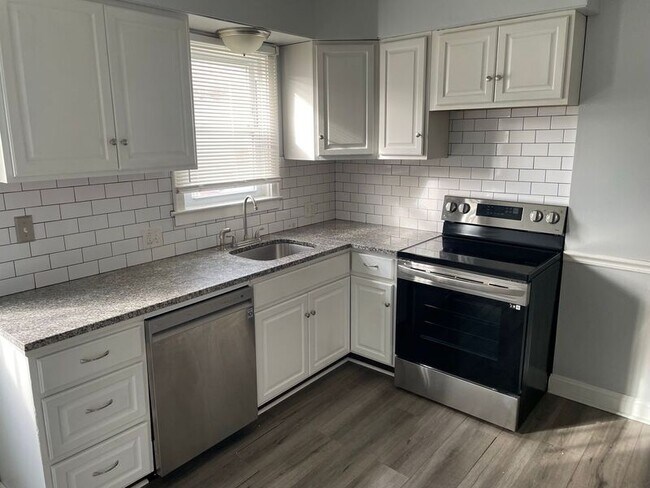 Photo - 921 Thomas Rd