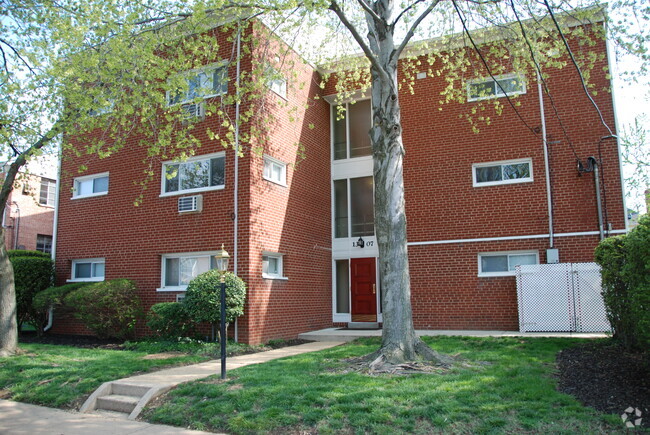 Building Photo - Clarendon Court Apartments