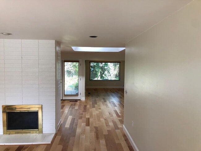 969 Madison Dr