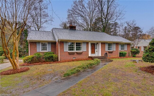 Building Photo - 4111 W Friendly Ave