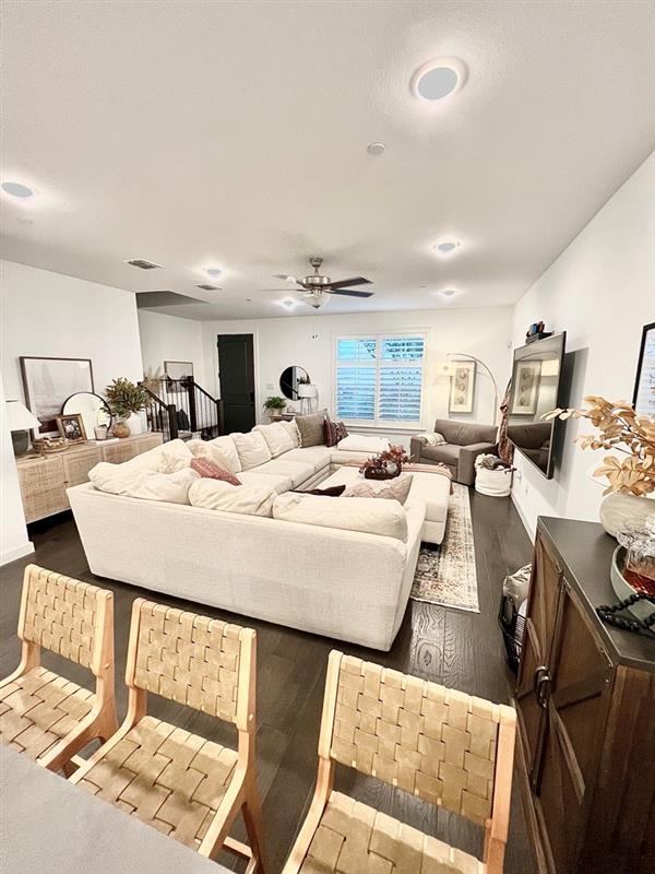 Photo - 608 Ballustrade Dr