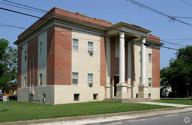 Jefferson Manor Apartments - Jefferson Manor Apartments