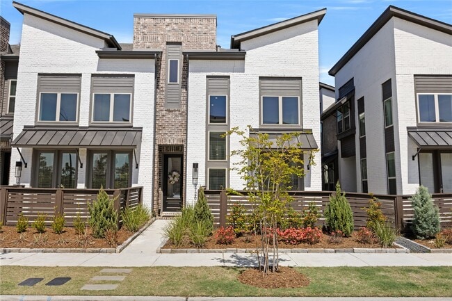 Building Photo - 19726 Curved Steel Dr