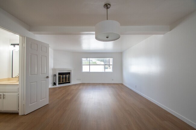 5340 Whitsett Ave Unidad 05