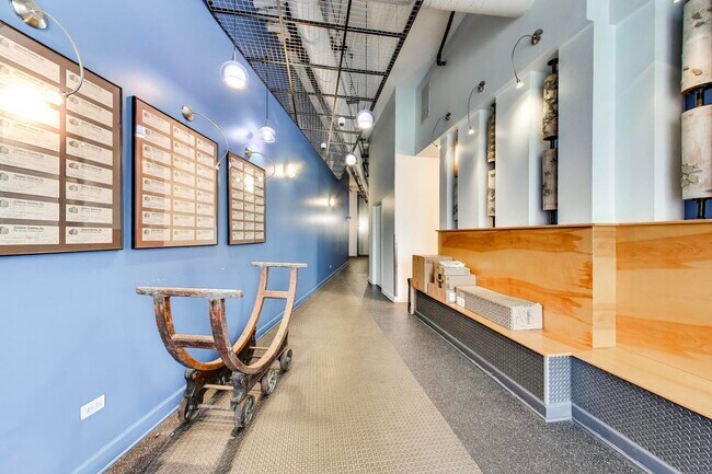 1400 N Milwaukee Ave