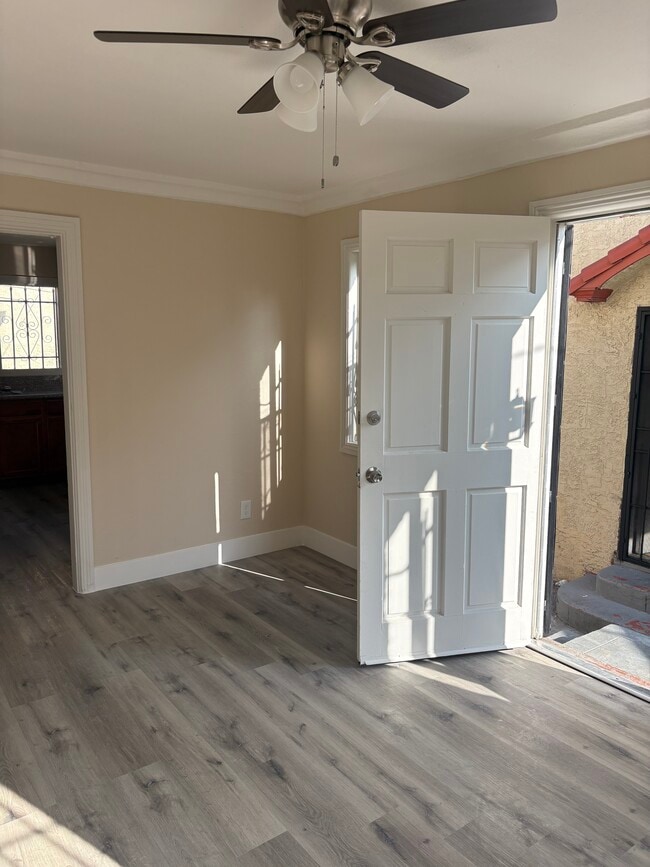 Building Photo - 7617 S Main St