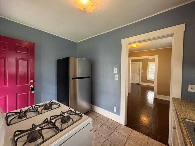 Photo - 3301 Dennis St