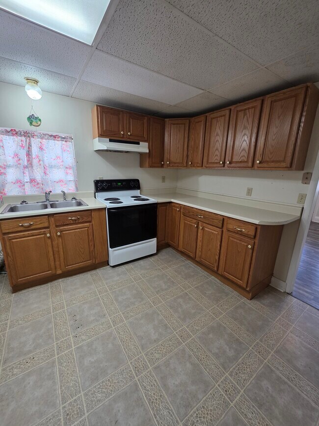 Photo - 24 N Kister St