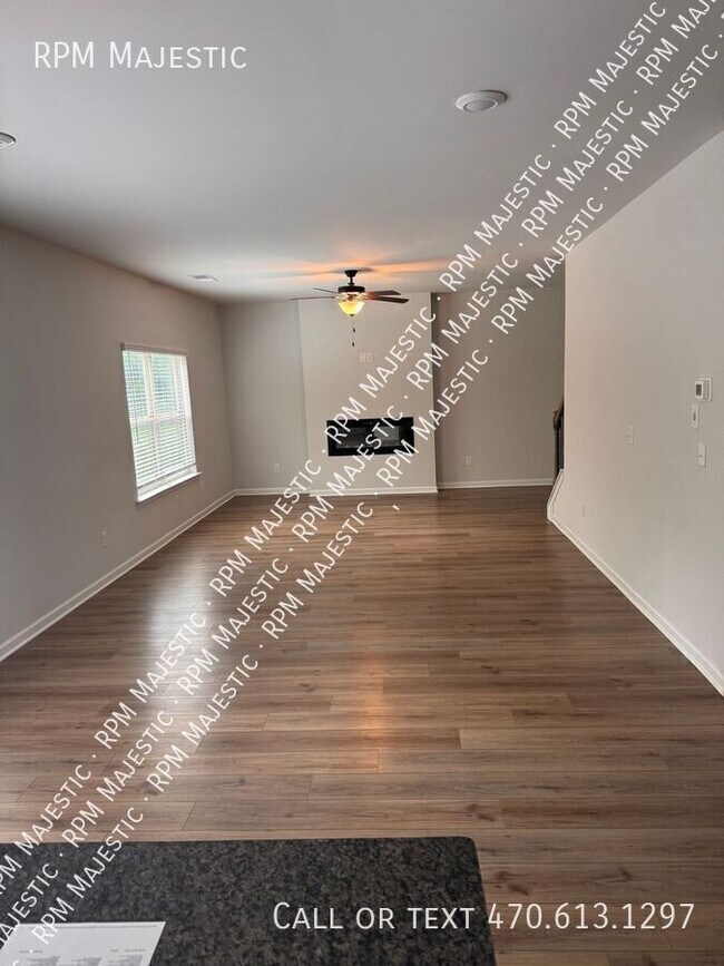 Photo - 925 Lakehaven Ln
