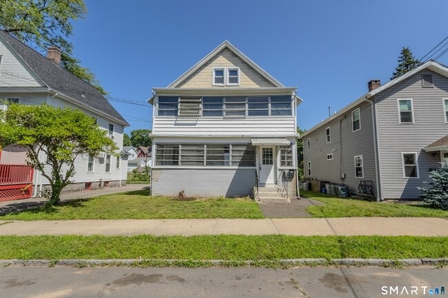 Building Photo - 29 8th St Unit 1