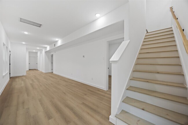 Photo - 8108 De Priest St