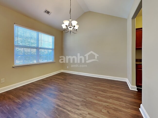 Photo - 830 Hyacinth Cir