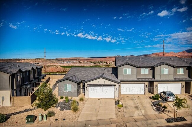 3915 Razor Dr