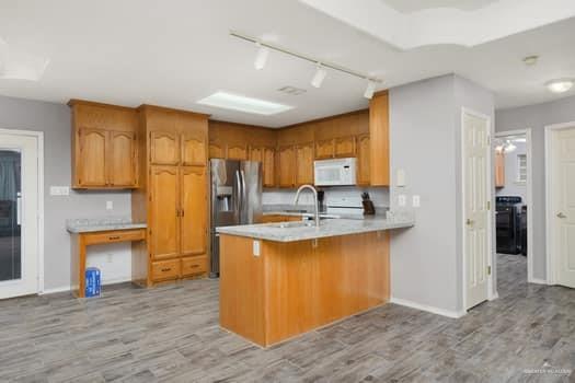 911 Lake View Dr