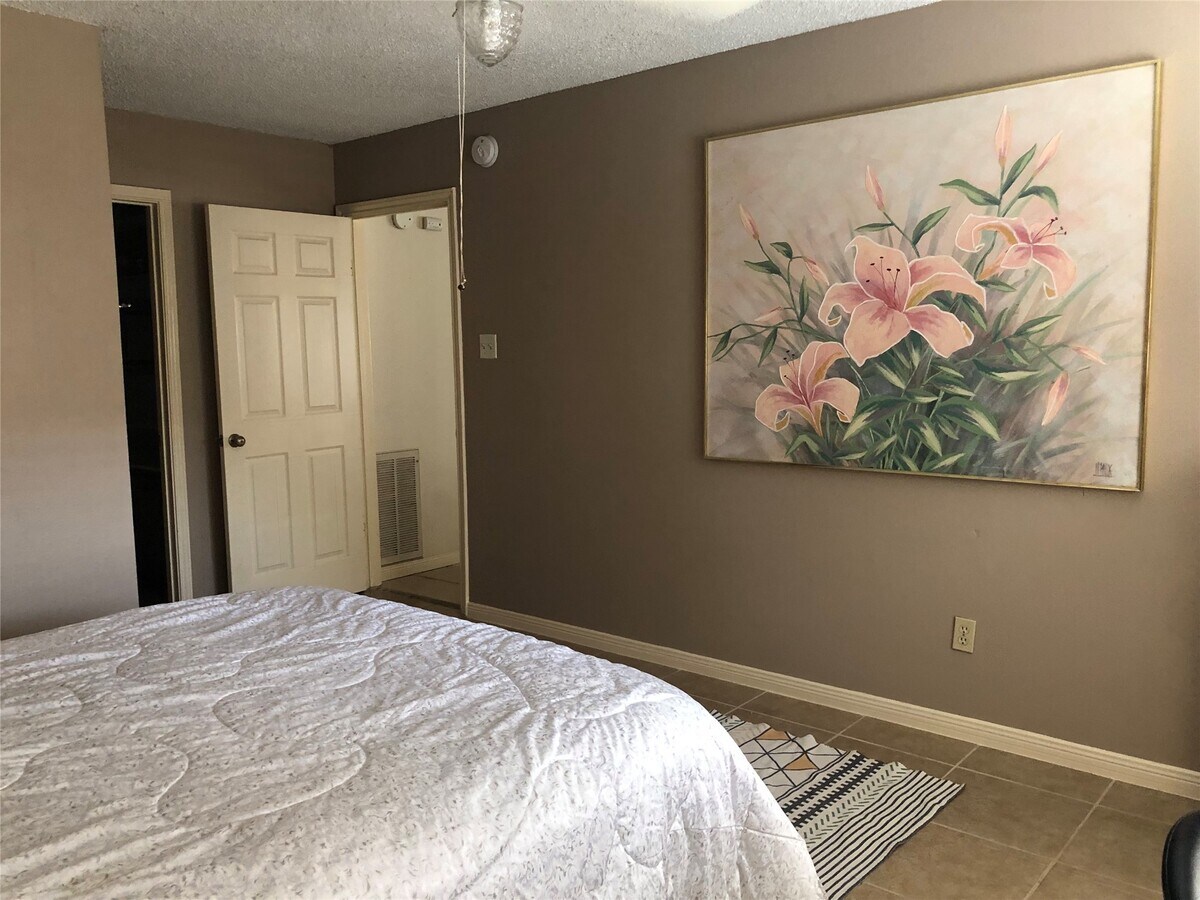 Photo - 8715 Lawncliff Ln