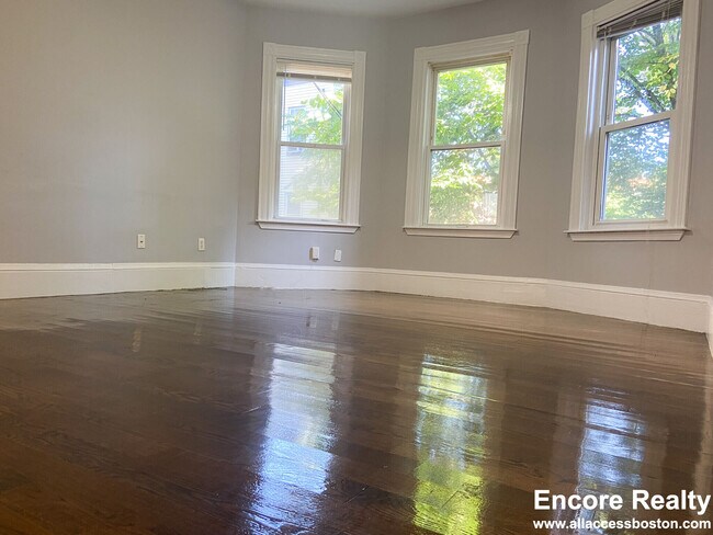 Photo - 19 Parker Hill Ave Unidad 1