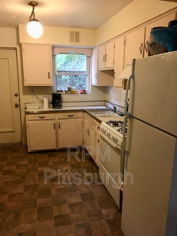 Photo - 355 Semple St