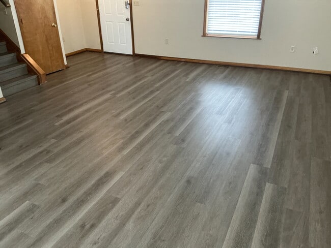 Photo - 1687 Deer Run Dr