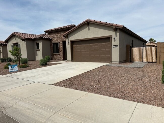 Photo - 7306 N 80th Ln House