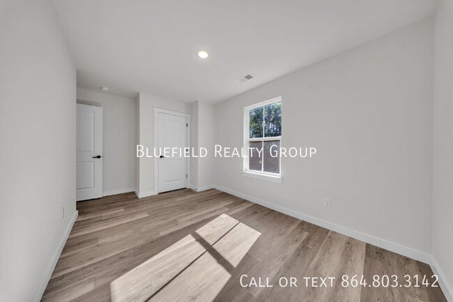 Photo - 267 Vanderbilt Rd