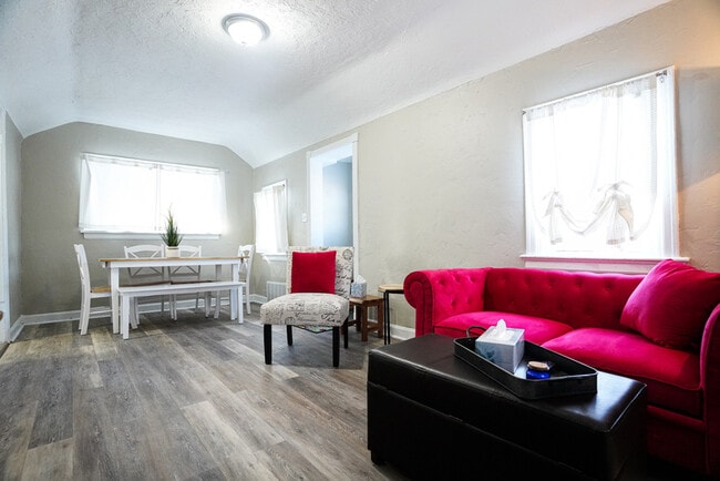 Photo - 1252 Sage Ave