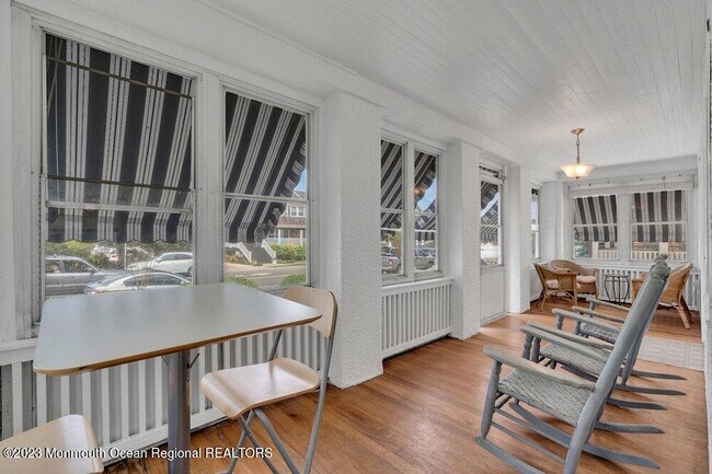 Photo - 683 Main Ave